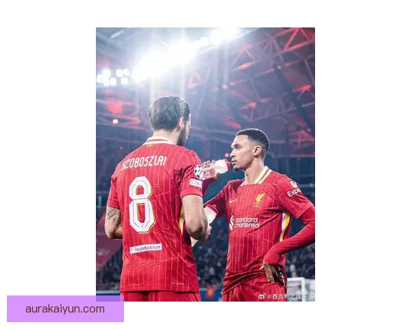 索博斯洛伊作为中场核心表现稳健，持续提升球队进攻组织能力